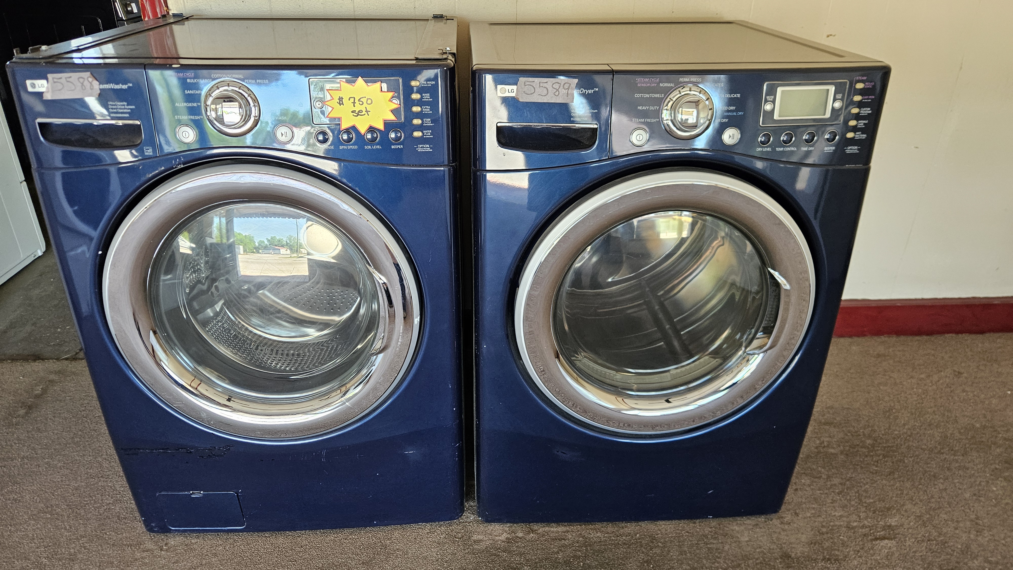 LG - Matching Washer + Dryer Set