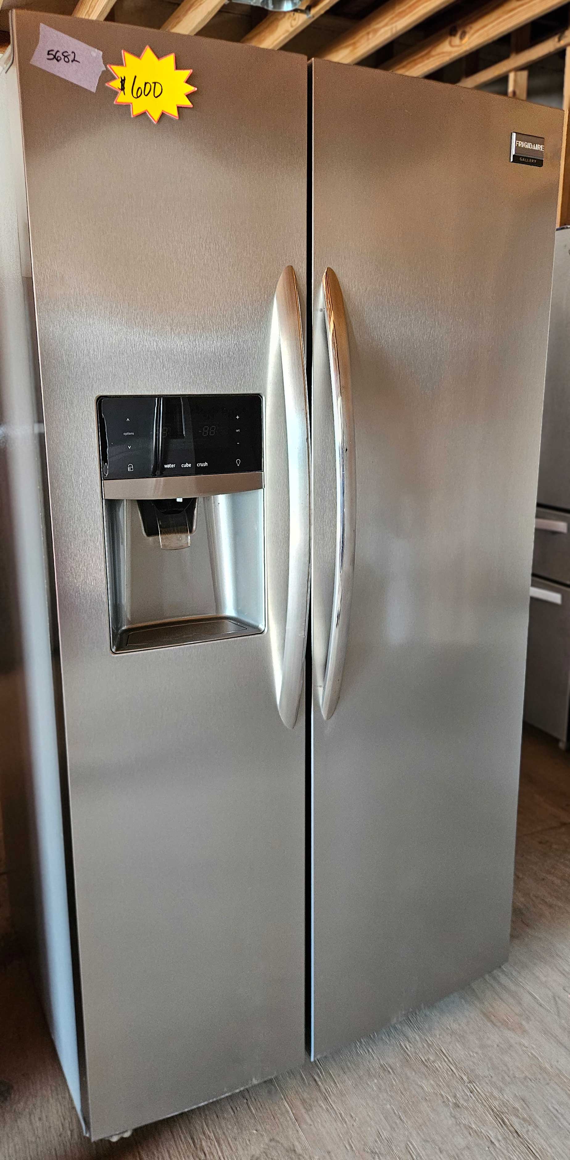 Frigidaire - Refrigerator - Side By Side